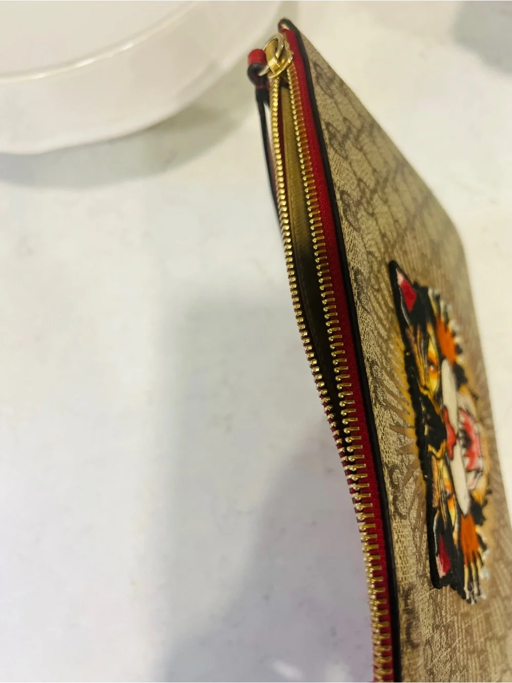 Gucci GG Supreme Canvas Tiger Head Pouch in Beige with Yellow & Red COA